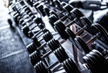 Rack à haltères Haltères et progression grâce à Mathieu Coach sportif sur Toulouse et à distance pour ValeoPerfomance